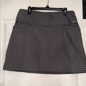 Womens Black and White Patterned A-Line Athletic Skirt